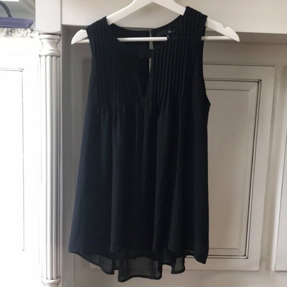 Ro & De Tops - Flowy black top Size S